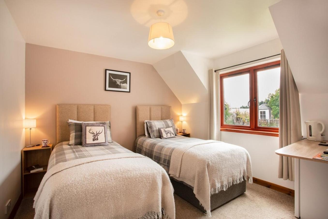 Beechwood Lodge Guesthouse Alness Exteriör bild